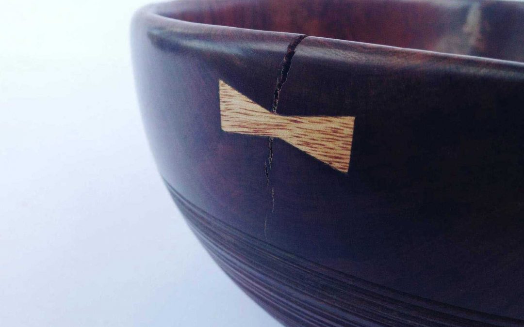 Pohutukawa Bowl with Dovetaill Detail No117 (2016)