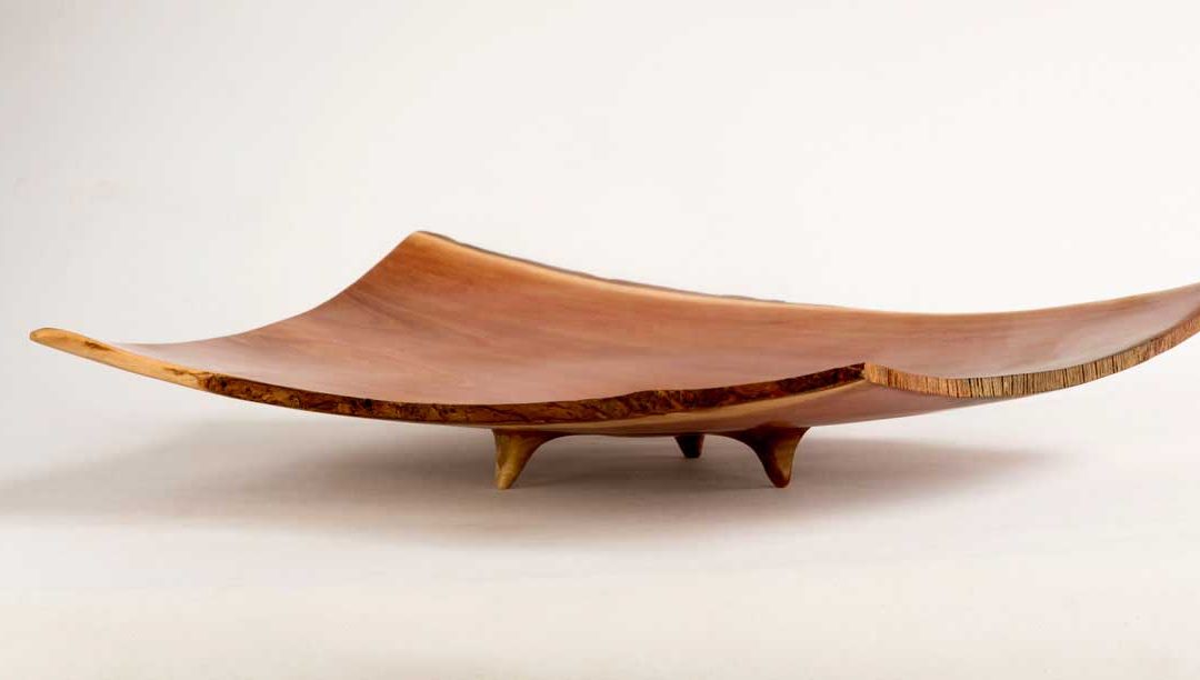 Pohutukawa Winged Platter No204 (2018)