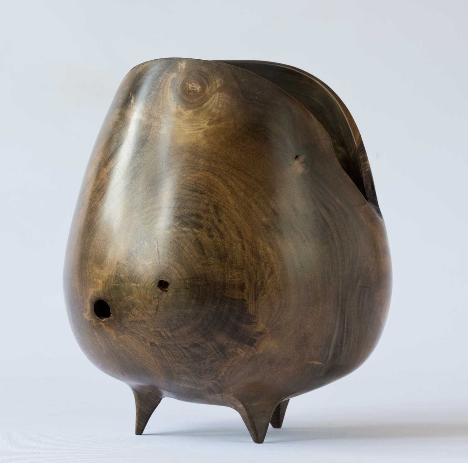 No385-Puriri-Wooden-Vessel-c Three Legged Oak Wooden Bowl