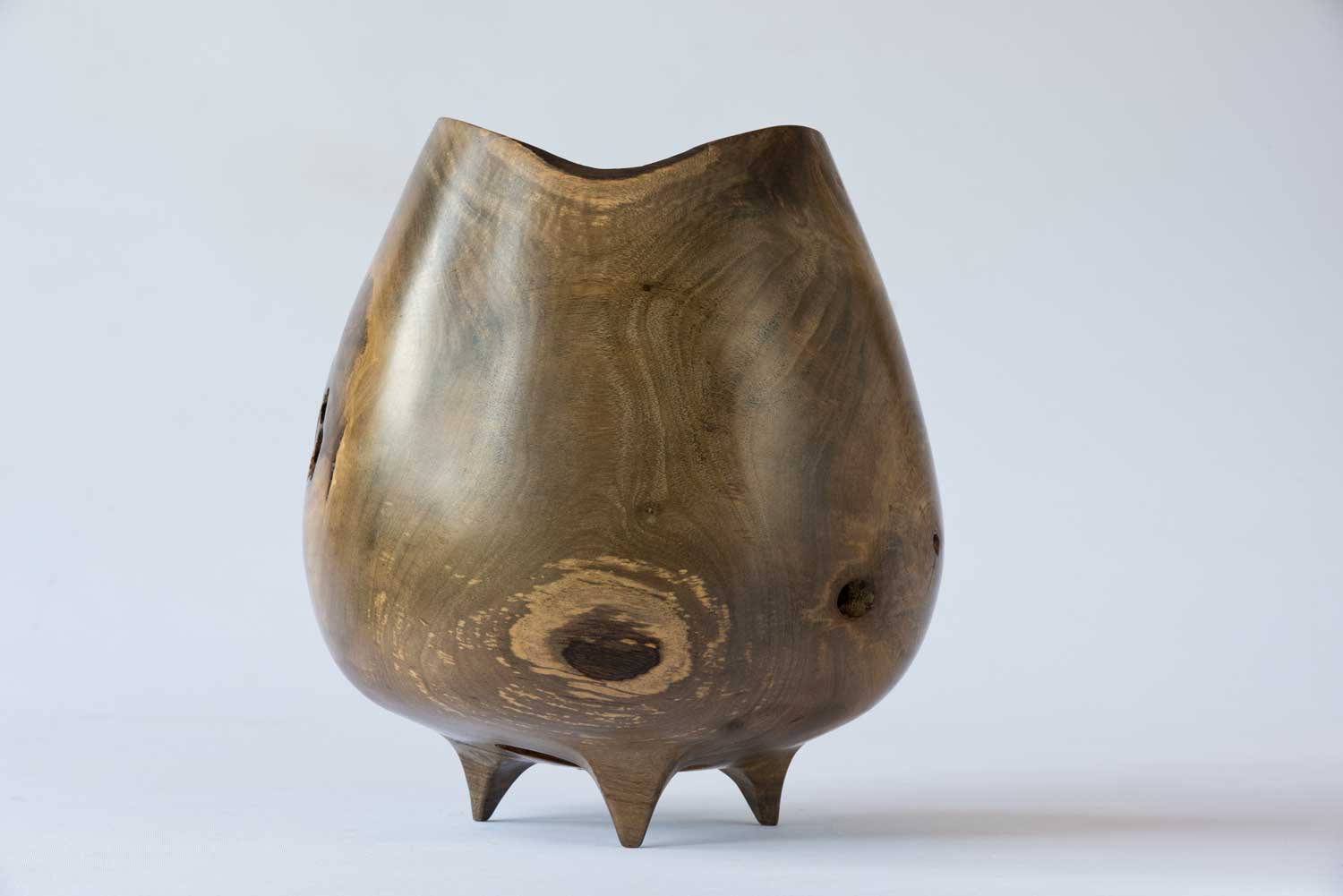 No385-Puriri-Wooden-Vessel-d Three Legged Oak Wooden Bowl
