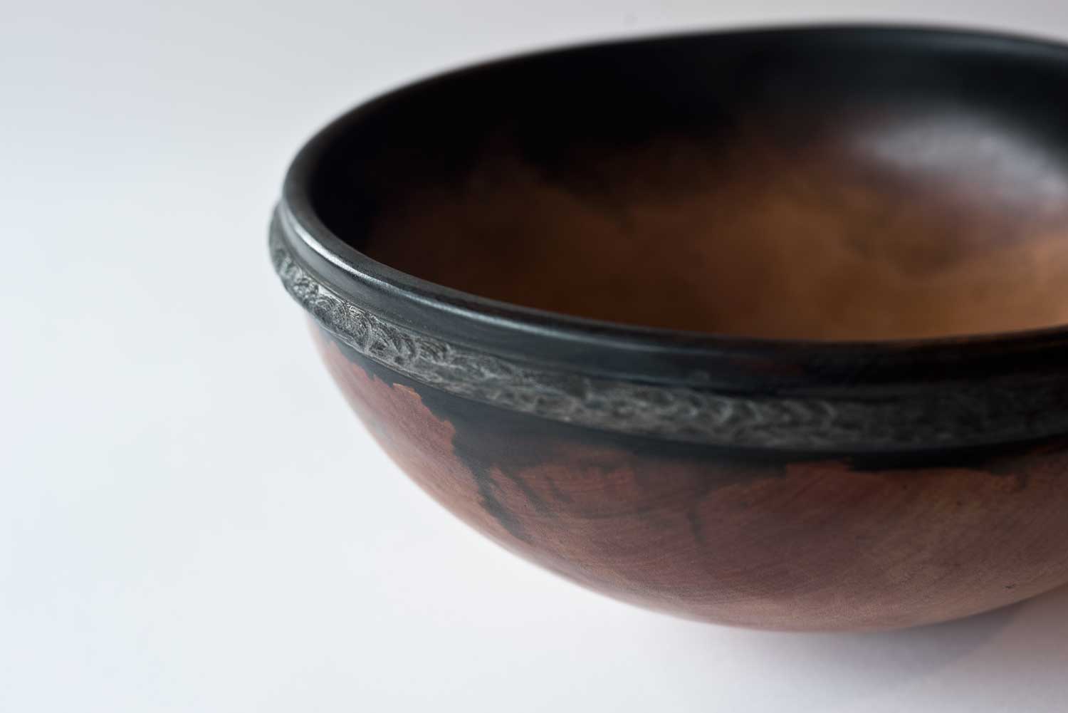 No591-Ebonised-Rim-Pohutukawa-Bowl-5