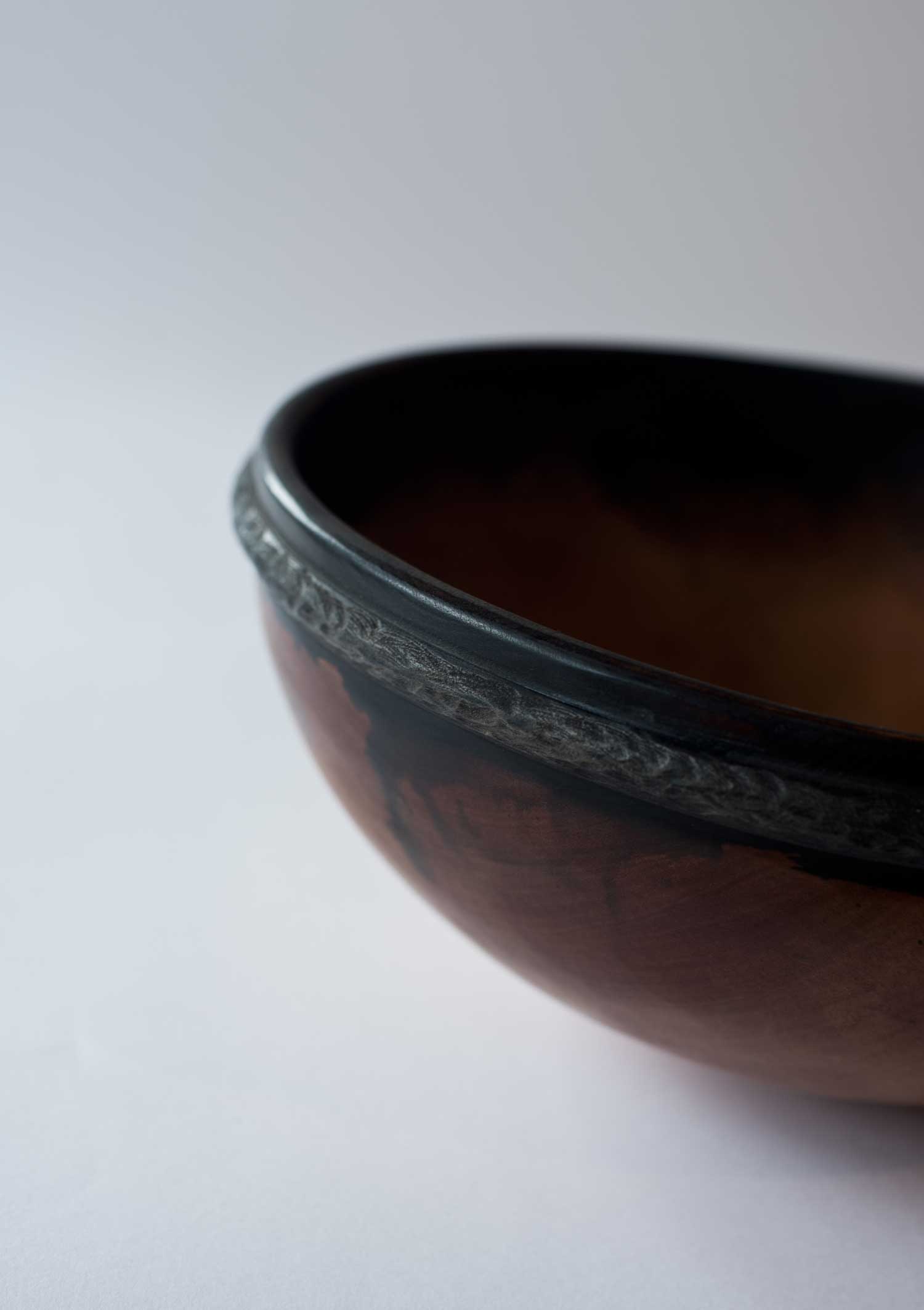 No591-Ebonised-Rim-Pohutukawa-Bowl-6