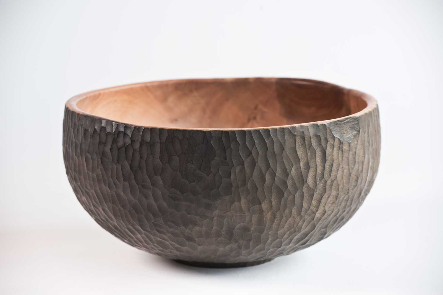 No629_Hand-Carved-Ebonised-Pohutukawa-Bowl-c