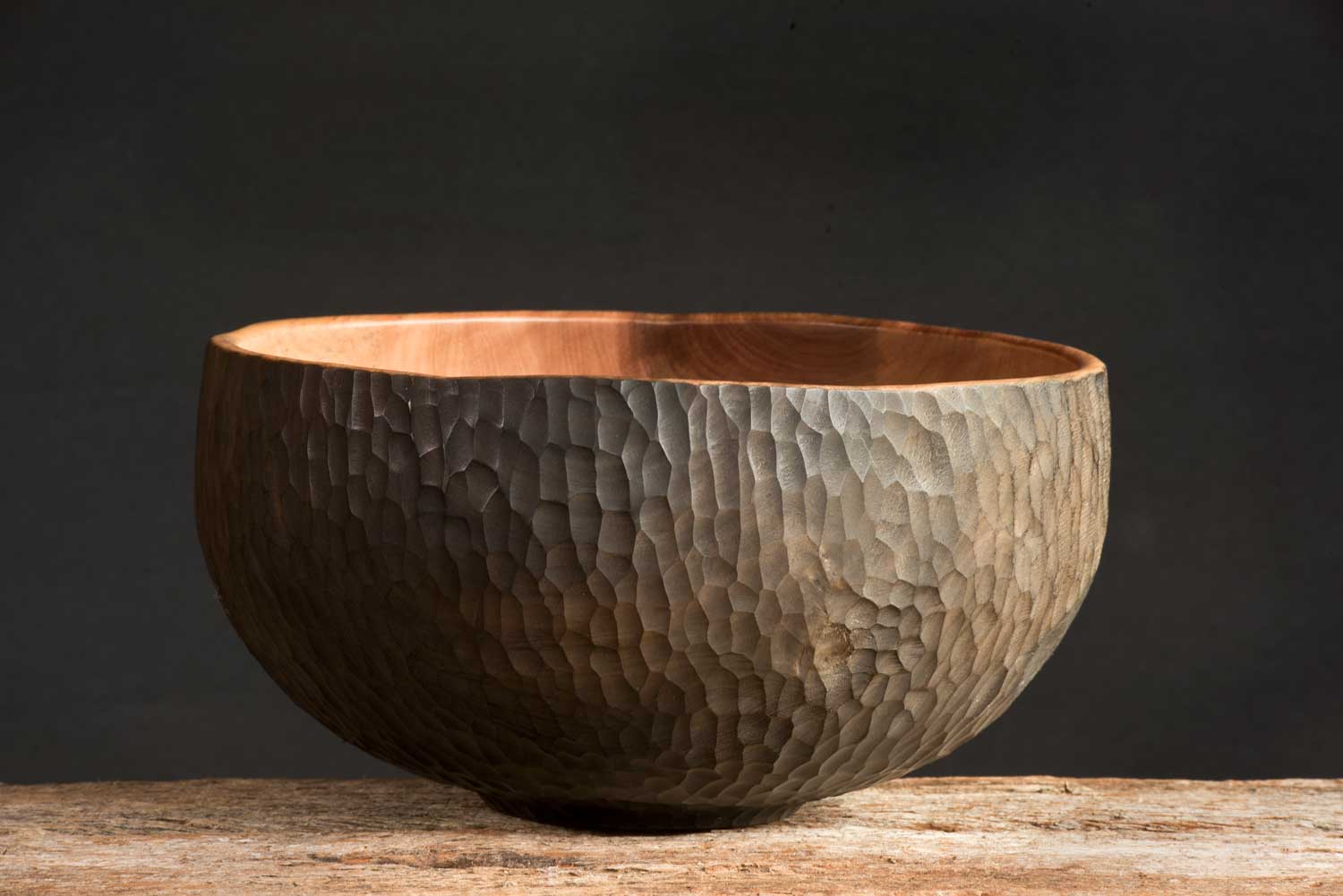 No629_Hand-Carved-Ebonised-Pohutukawa-Bowl-d