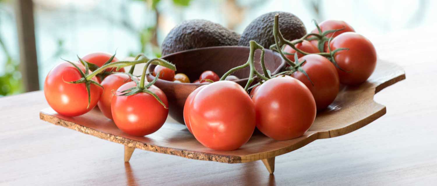 tomatoes-on-wooden-platter--1
