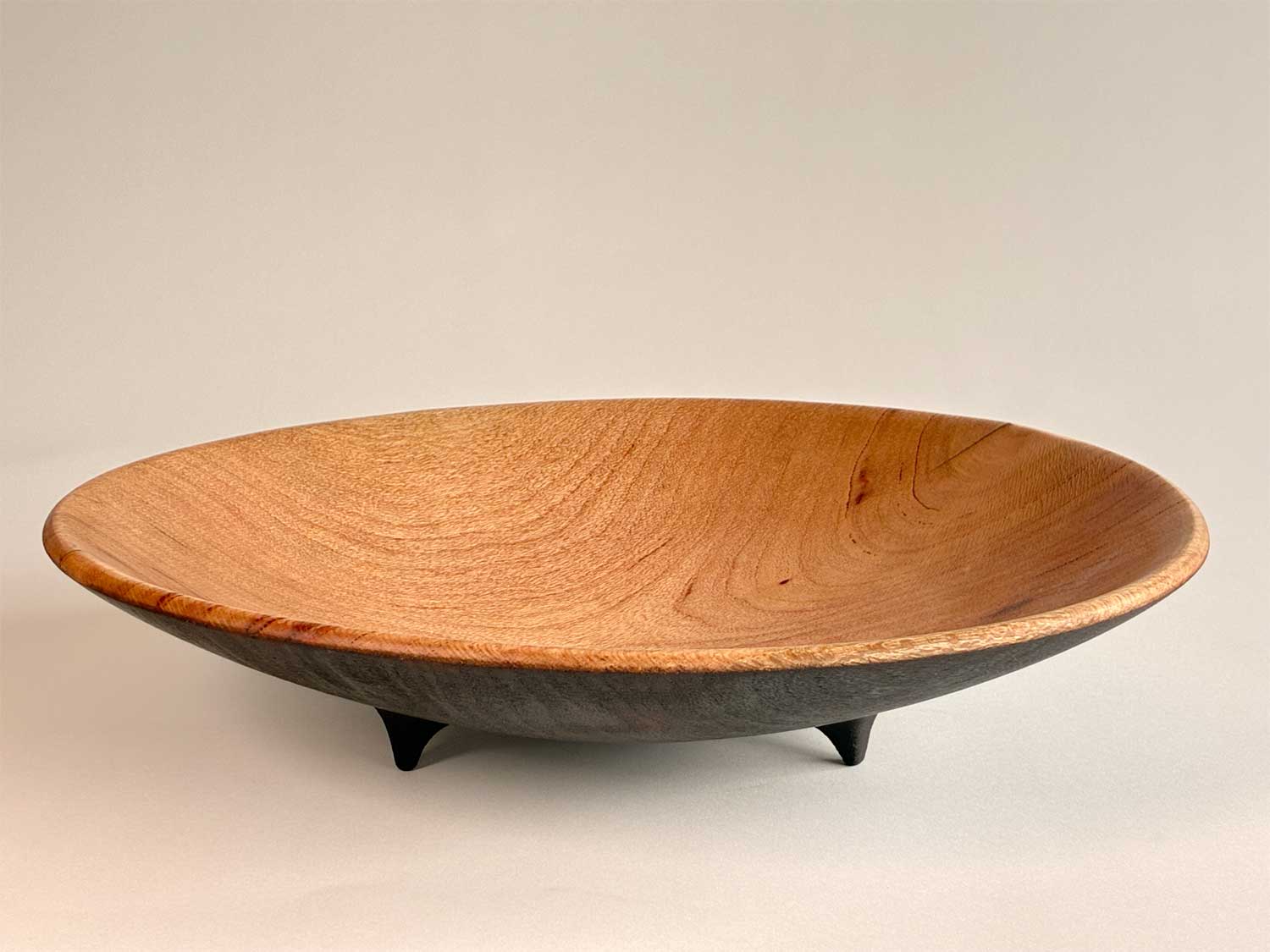 Three-Legged-Wooden-Bowl-No732-c